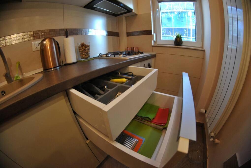 Modern & Central Apartment In North Of Букурещ Екстериор снимка