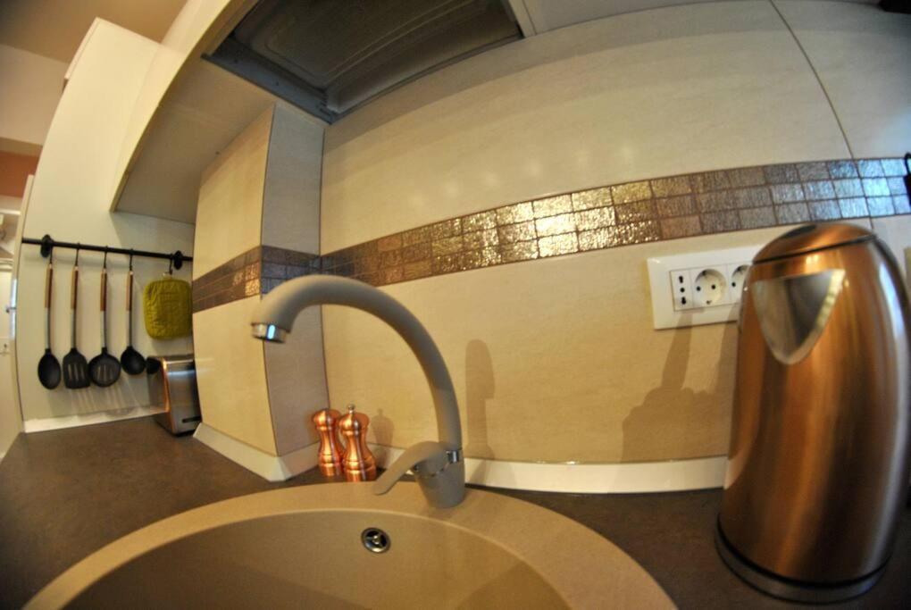 Modern & Central Apartment In North Of Букурещ Екстериор снимка