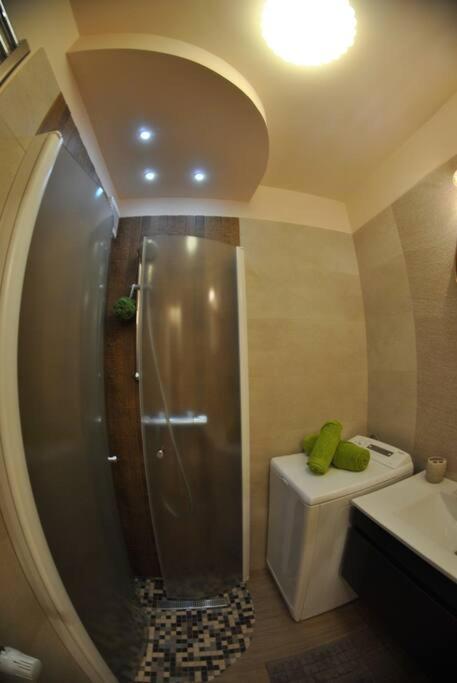 Modern & Central Apartment In North Of Букурещ Екстериор снимка