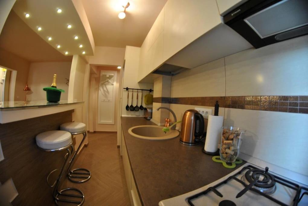 Modern & Central Apartment In North Of Букурещ Екстериор снимка